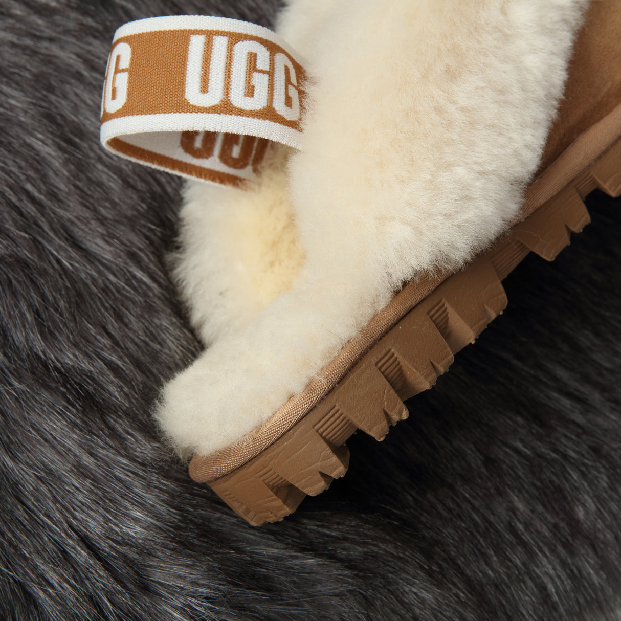 DKUGG ANSLEY SLIPPER - Size XL 41/42 - Chestnut