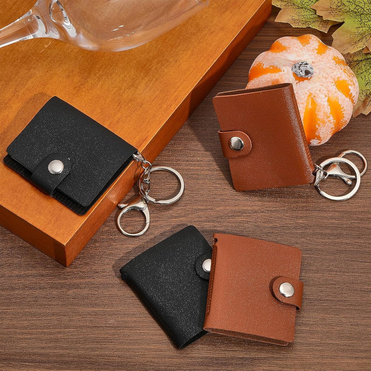4 pieces - Mini photo album - 2 inch - Photo album - keychain - mini retro photo album - with lobster claw clasps and keychains - Each book can hold 20 photos - 10 pages - for a family and friends party keepsake - black, brown