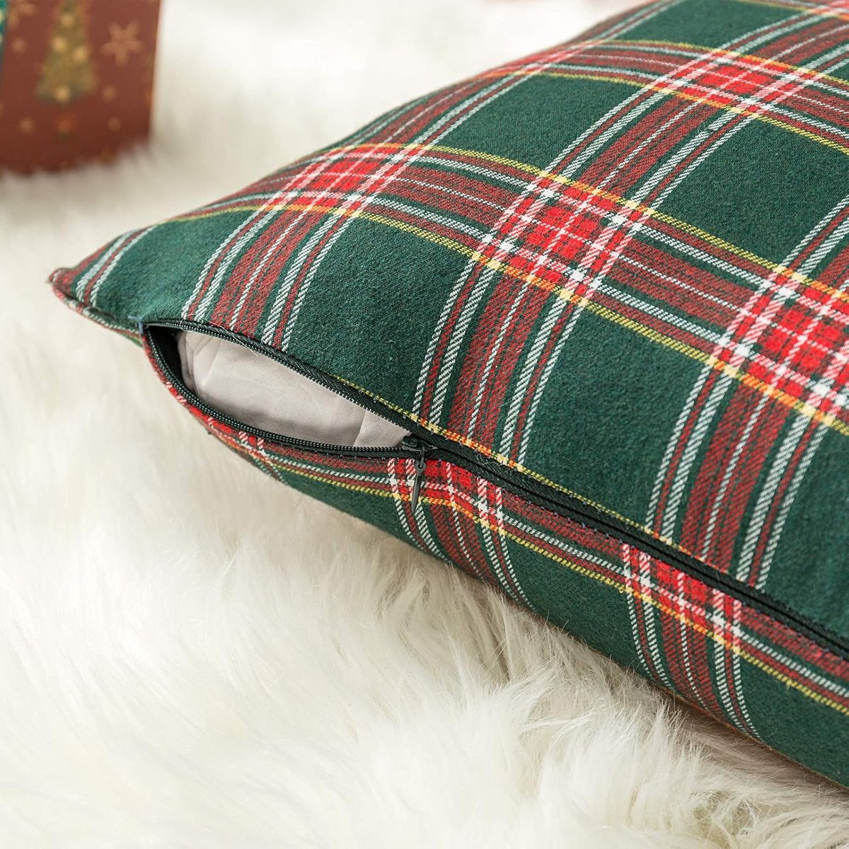Pillowcase - Set of 2 - 40 x 40 cm cushion cover - indoor Christmas decoration - Christmas ornament - Christmas Pillowcase - Christmas Tartan Cushion Cover - Christmas Classic Tartan Cushion Cover - No core - Green & Red