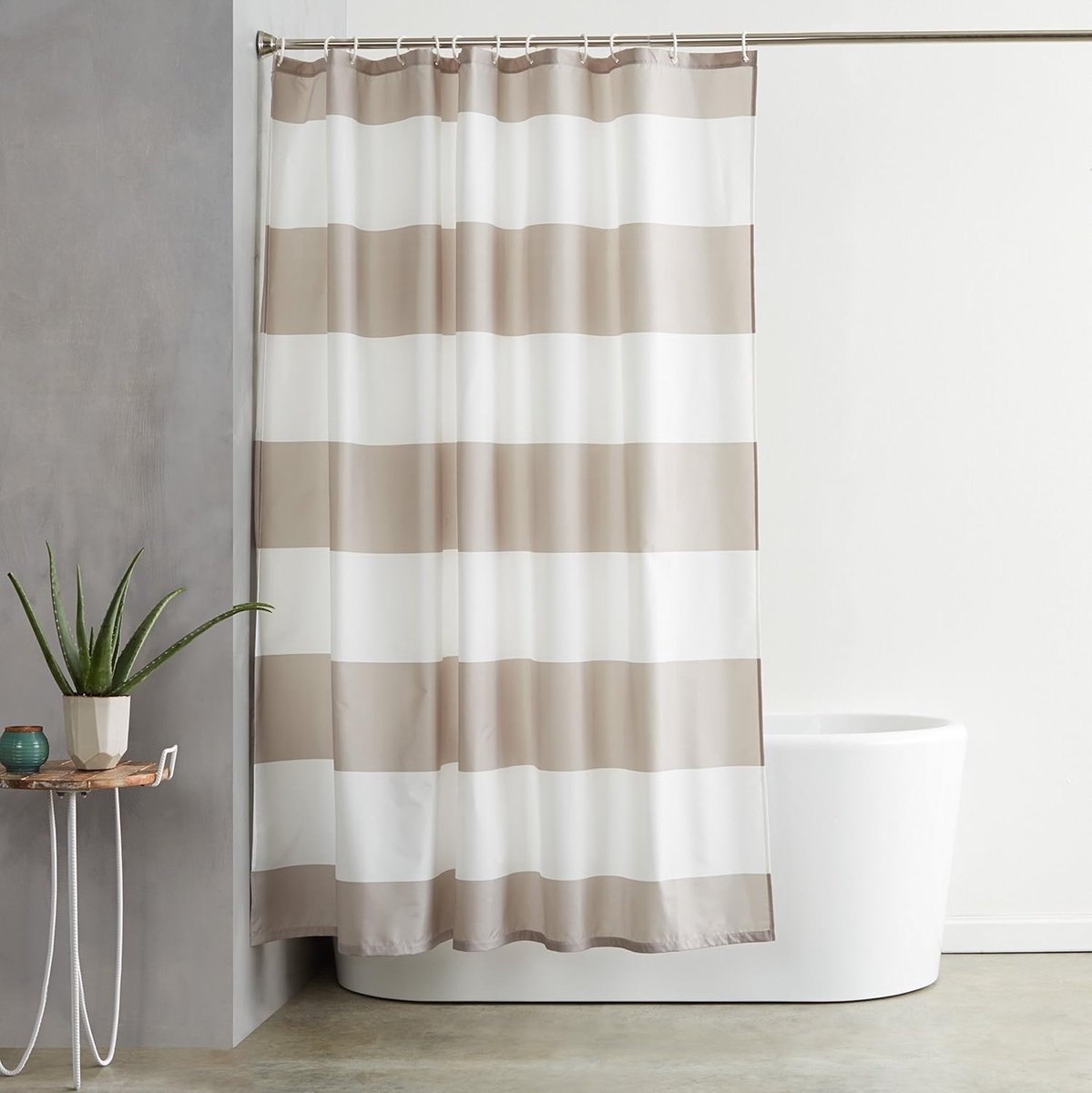 Shower curtain - Shower curtain for the bathroom - Anti-mold shower curtain - water-repellent material - with rings - machine washable - Bathroom accessories - 180*180 cm - brown