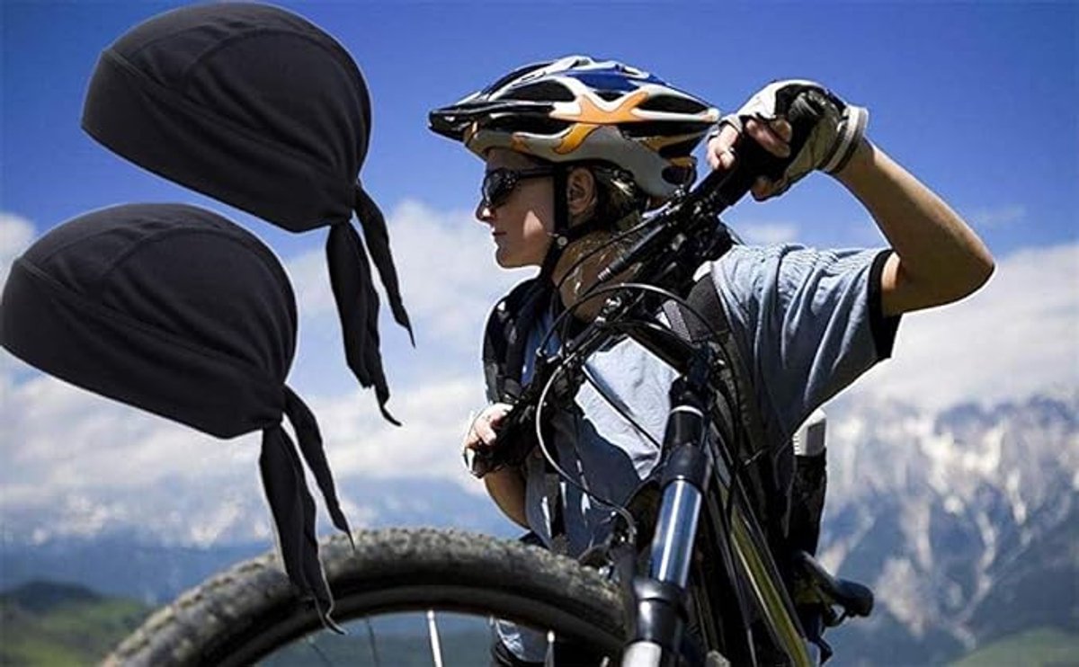 4 pieces - Cycling Cap - Frost Cap - Cycling Headscarf - Skullcap - Sweat-Wicking Beanie - Beanie - Headband - Quick-Drying Pirate Hat - Outdoor Beanie - Hip Hop Hat - Motorcycle Headscarf - Sweat-Wicking Skull Caps - Bandana for Men & Women - Black