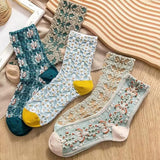 5 pairs of cotton socks for women - retro floral pattern - warm socks - lounge socks - autumn and winter socks - socks with 3D relief design - Front View