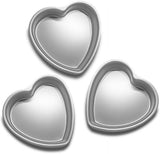 Heart-shaped baking tins - Aluminum baking tins - Valentine's Day, weddings, birthdays, etc. (Set of 3 heart-shaped baking tins, 20 x 5 cm) - Front View