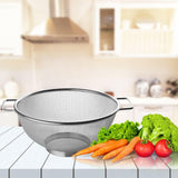 Fackelmann sieve Ø 26 cm, colander made of stainless steel, fine-mesh sieve with handles as a perfect kitchen accessory and kitchen helper in your kitchen, dishwasher safe (Color: silver), Quantity: 1