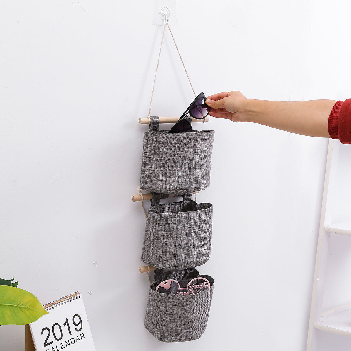 Hanging Storage Bag with Pockets - Hanging Storage Bag in Cotton and Linen - Over-the-Door Wall Organizer - Suitable for Bedroom and Bathroom - 3 Layers - Gray