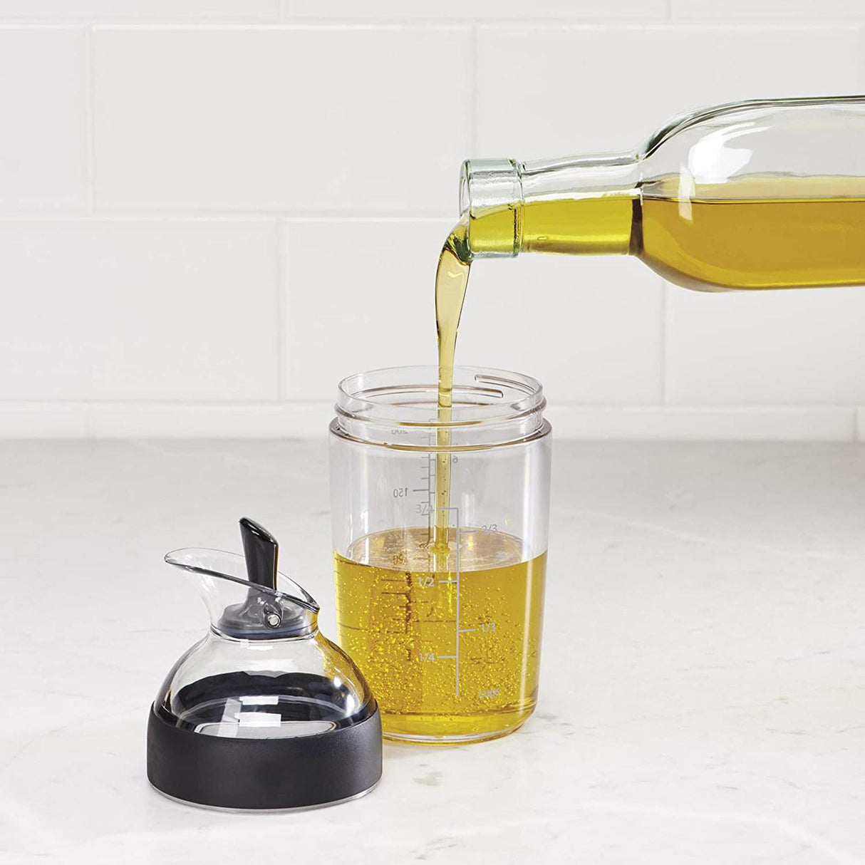 Salad Dressing Shaker Container Bottle Universal Manual Sauces Mixer Juice Mixing Bottle Resistant 8.4with Measurement Black