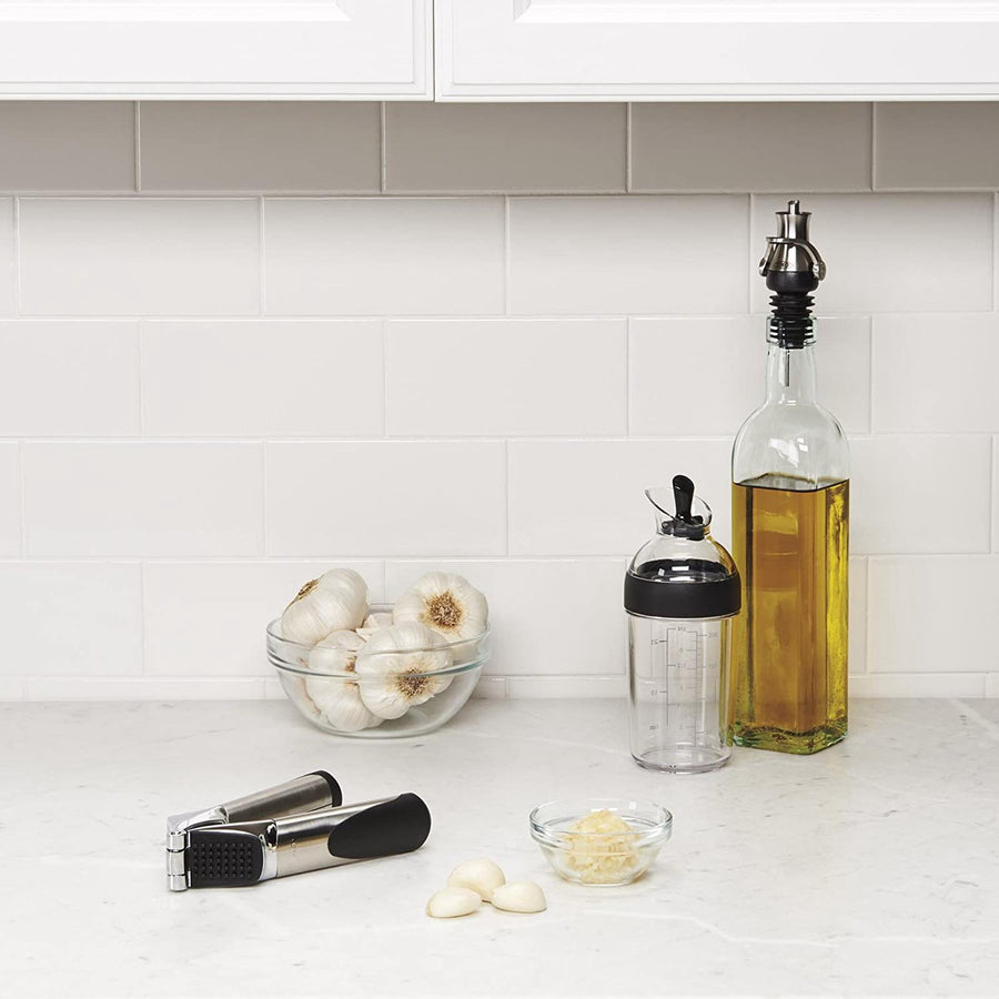 Salad Dressing Shaker Container Bottle Universal Manual Sauces Mixer Juice Mixing Bottle Resistant 8.4with Measurement Black
