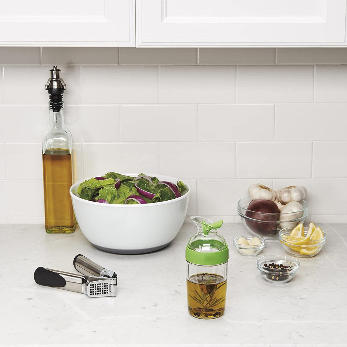 Salad Dressing Shaker Container Bottle Universal Manual Sauces Mixer Juice Mixing Bottle Resistant 8.4with Measurement Green