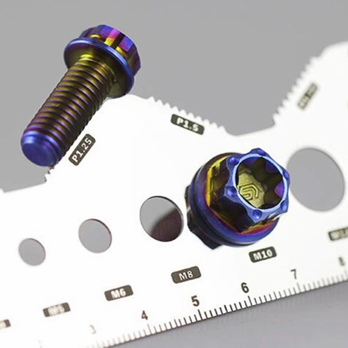 Screw Measuring Tape , 1 Measuring Ruler Precisions Screw Gauges Accurate Measurement Tool Screw Measuring Card Portable Screw Size Measuring for 4Mm/5Mm One Size Silver