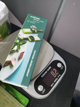 Garlic Press ! Garlic Press Garlic and Ginger Powder Grinder Kitchen Tools Creative Garlic Press, Garlic Press Promotion Include 1X Garlic Press Green