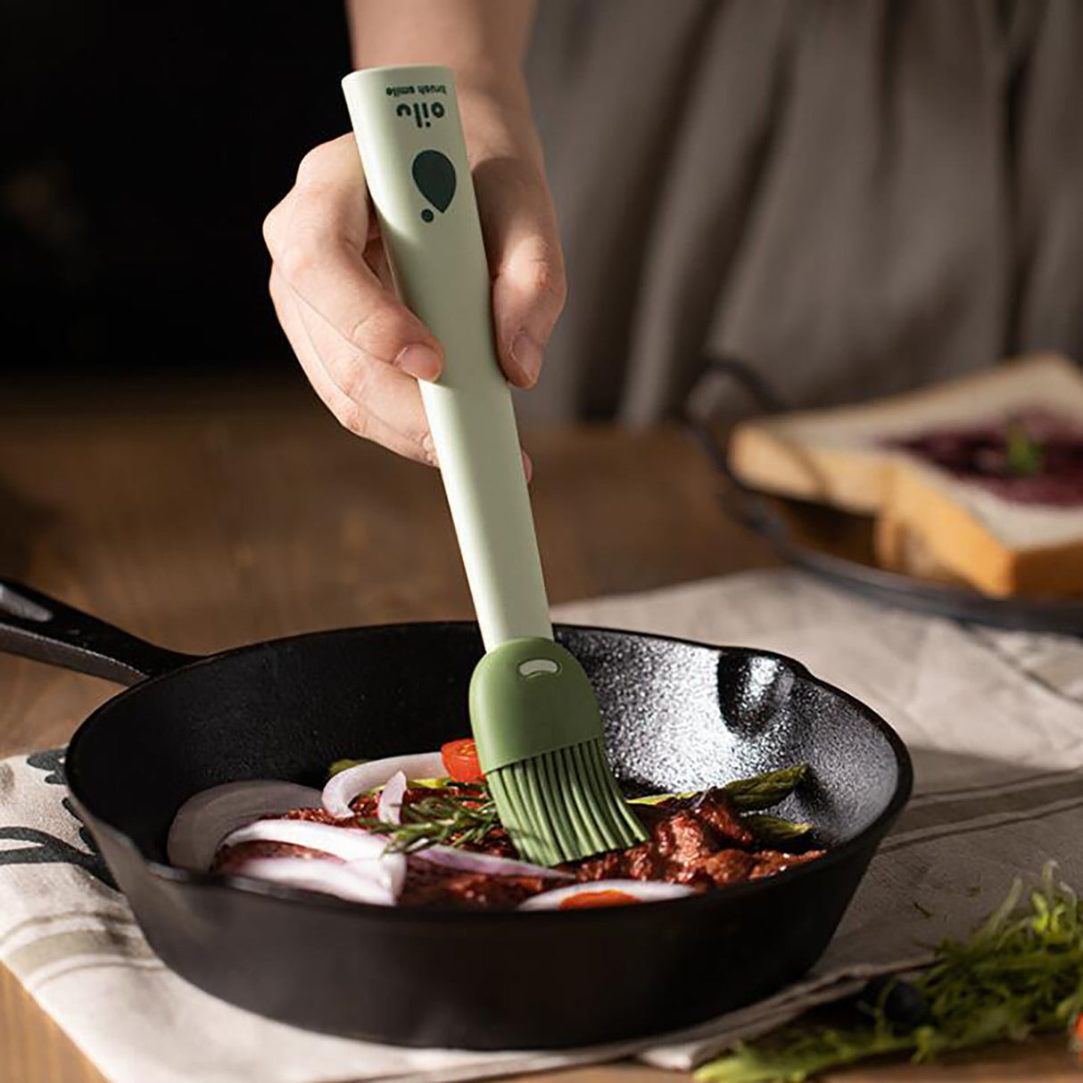 Silicone Oil Brush ! Food Grade Silicone Brush Oil Brush Kitchen Pancake Oil Brush Household High Tem, Kitchen Fat Brush Promotion Include 1*Baking and Grilling Oil Brush Green