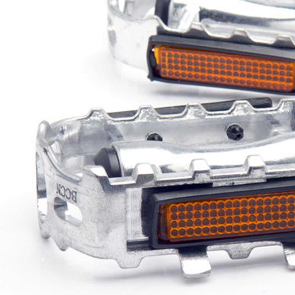 Worgeous 1 Pair of Silver Aluminum Alloy Mountain Bike Pedals with Anti slip Spikes