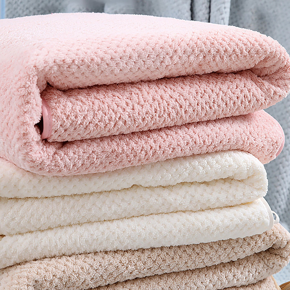 Lightweight Quick‑Dry Adult Bath Towel, Highly Absorbent Sports Towel for Shower Fitness Yoga Travel, 35.0 x 75.0 cm, Grey