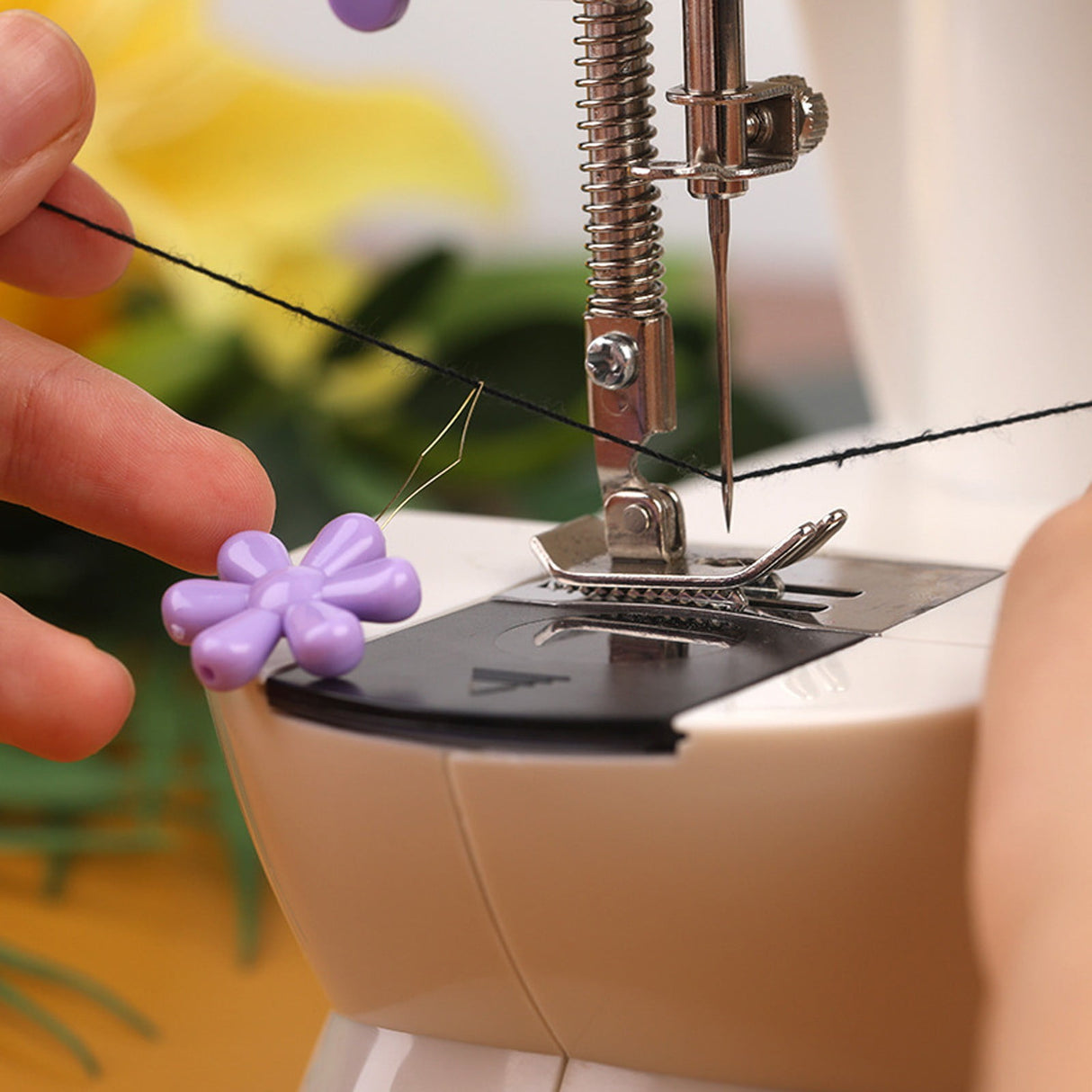 Embroidery Needle Threader Tool Plastic Flower Head Sewing Machine Needle Threader for Hand Sewing Cross Stitch Craft Knitting Quilting (Mix Colors) One Size Pink1
