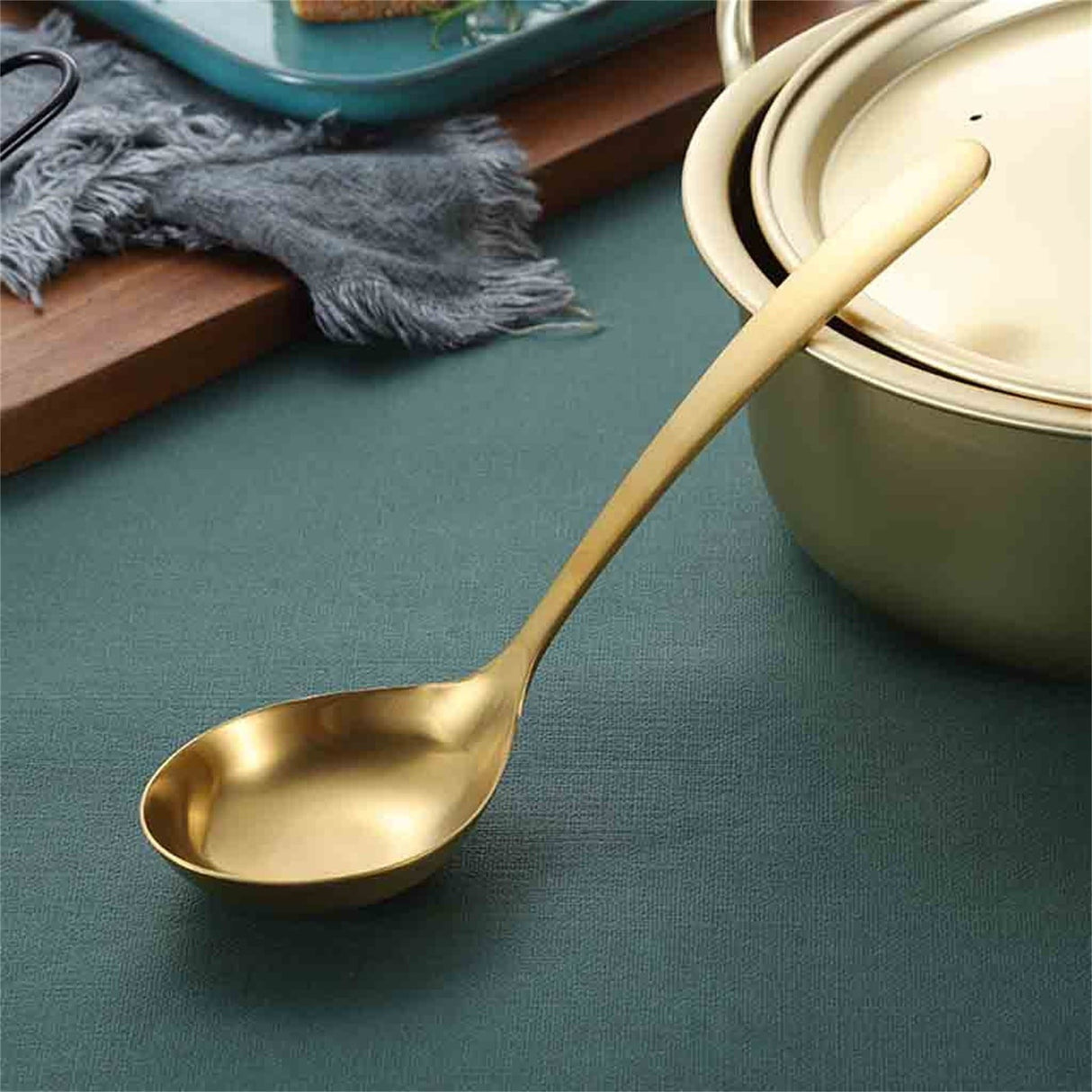 Gold Ladle, Stainless Steel Kitchen Ladle With Gold Plating, Soup Ladle, Cooking Ladle, Metal Soup Spoon For Cooking, Dishwasher Safe, Easy to Clean, 1 Pcs One Size Gold