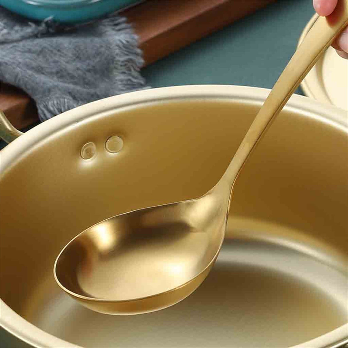 Gold Ladle, Stainless Steel Kitchen Ladle With Gold Plating, Soup Ladle, Cooking Ladle, Metal Soup Spoon For Cooking, Dishwasher Safe, Easy to Clean, 1 Pcs One Size Gold