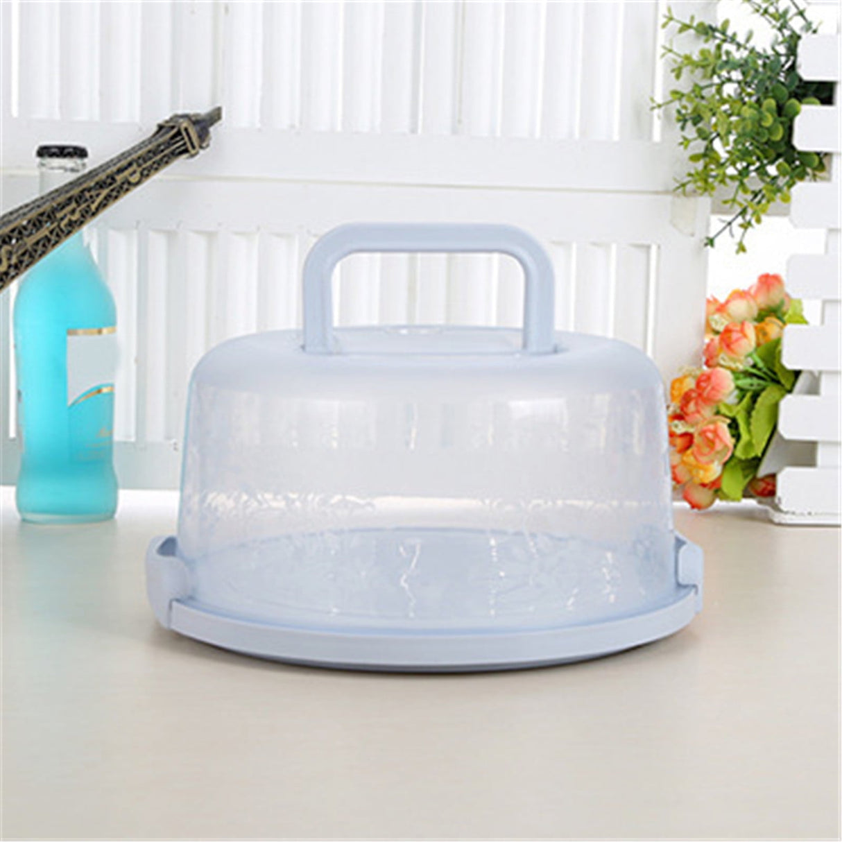 Portable Cake Storage Box, Transparent Plastic Cover with Snap Locks for Freshness, 26x22.5x13.5cm Airtight Container for Cupcakes or Snacks, Refrigerator-Safe and Odor-Proof Design Light Blue