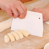 Dough scraper - Dough cutter - For pies and cakes - White - Plastic
