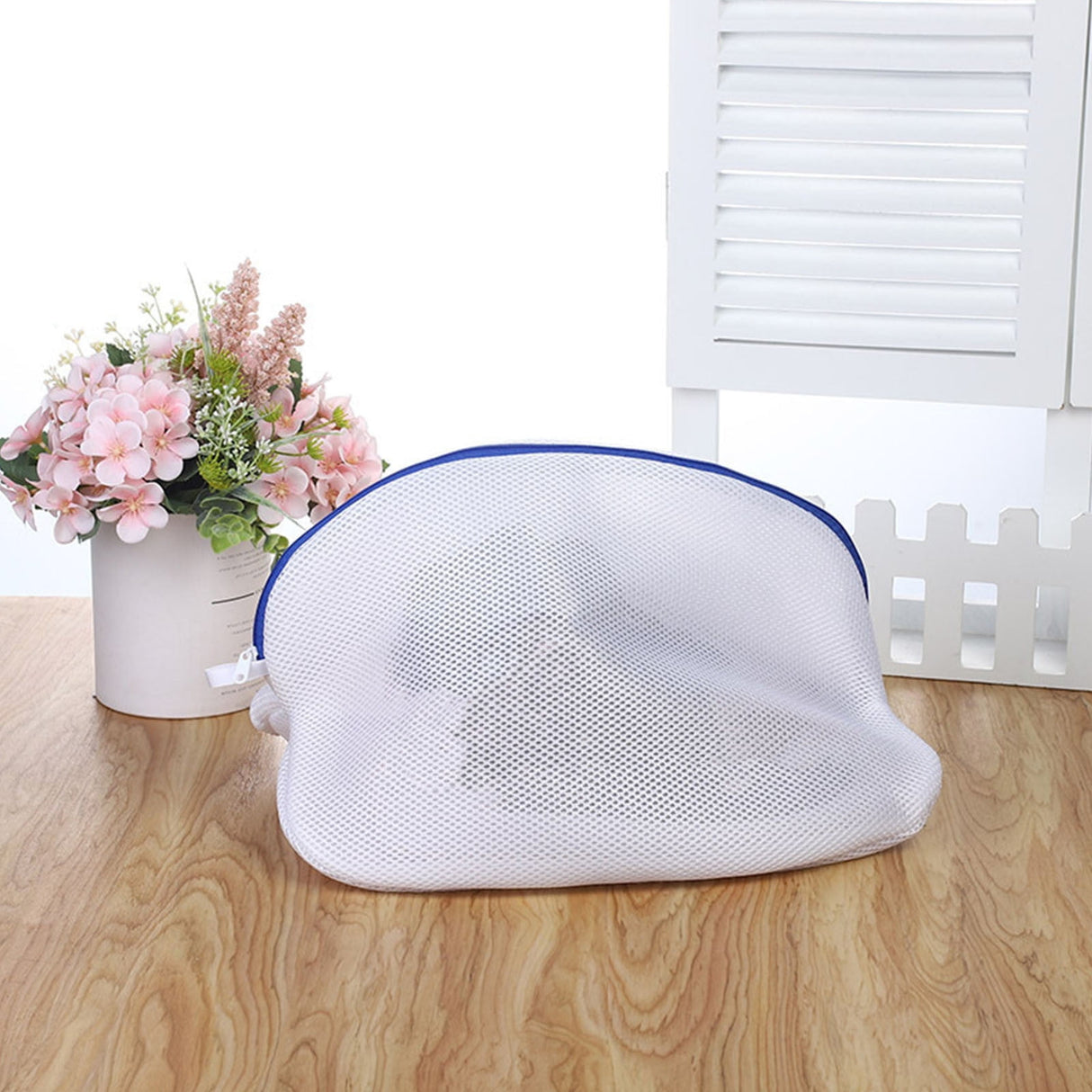 Shoe Wash Bag, Mesh Laundry Bag with Zipper, Portable Washable Shoe Storage Pouch Cleaning Laundry Bag for Sneakers Sock Toys Slipper L