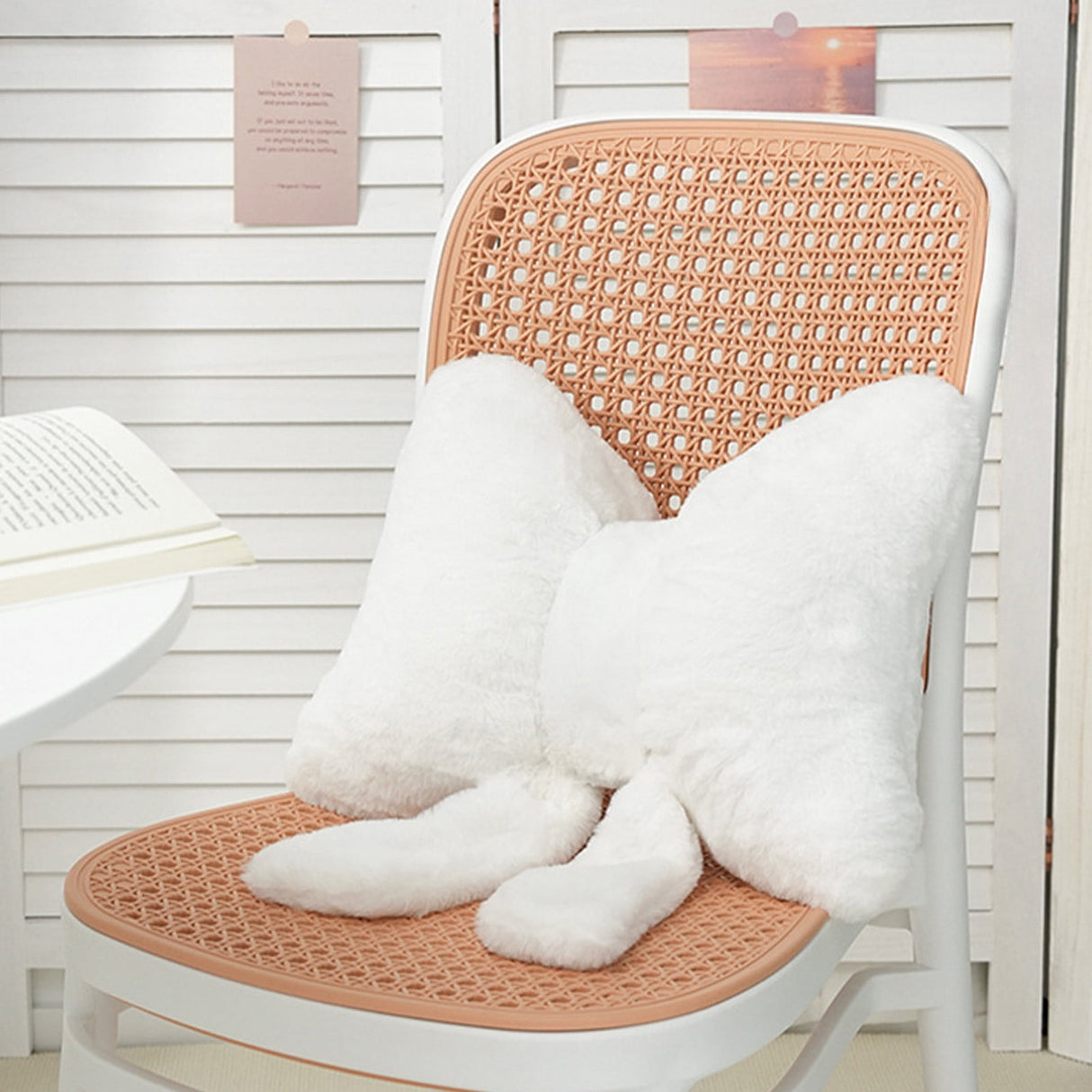 Bow Shaped Throw Pillow Soft Stuffed Bow Christmas Decorations Soft Furry Bow Throw Pillows Cute Bowknot Plush Pillow Home Decor for Couch Living Room Bed White