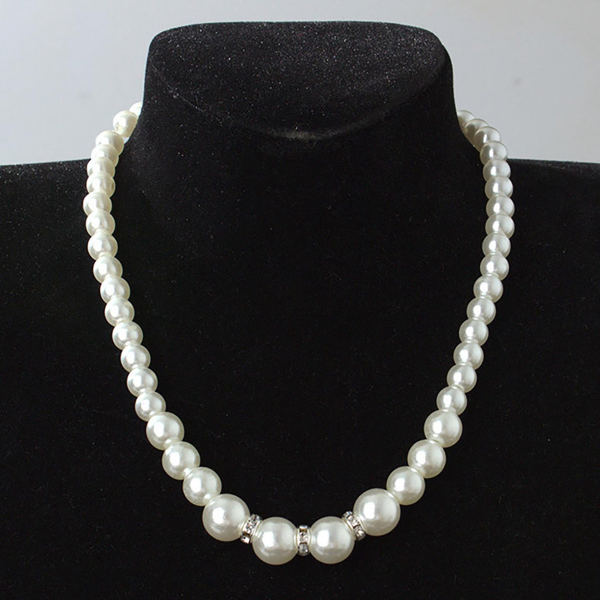 Pearl Necklace and Earring Set Simulated Shell Pearls Round White Silver Pearl Stud Earrings Bracelets Wedding Jewelry Sets for Bride Bridesmaid Women Necklaces for Women Multicolor