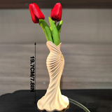 This elegant dress vase combines high-fashion elegance with minimalist home décor. Whether you insert real flowers into the glass tube or display artificial flowers without the tube, it is exceptionally beautiful. - 45-Degree Angle