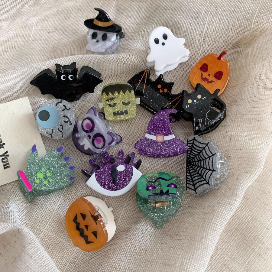 Skull Cat Acrylic Hair Clips, Trendy Spooky Barrettes for Halloween and Christmas Get-togethers