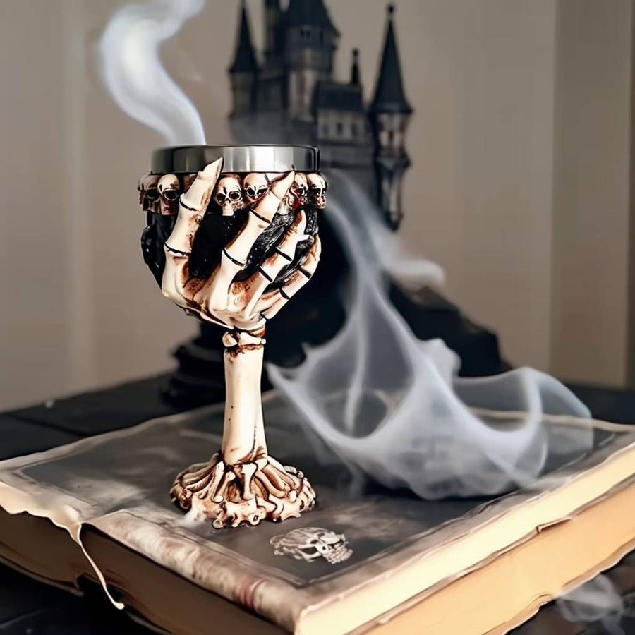 Resin Skull & Rose Embossed Goblet, Artistic Sculpted Cocktail Cup, Festive Bar Decor for Christmas & Halloween Holiday Occasion