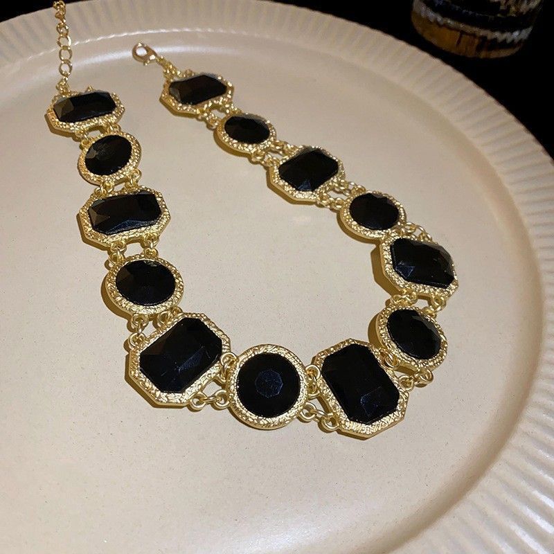 Gold Necklace with Black Stone | Christmas Dark Luxury Gift | Black Rhinestone Heart Pendant Necklace Vintage Statement