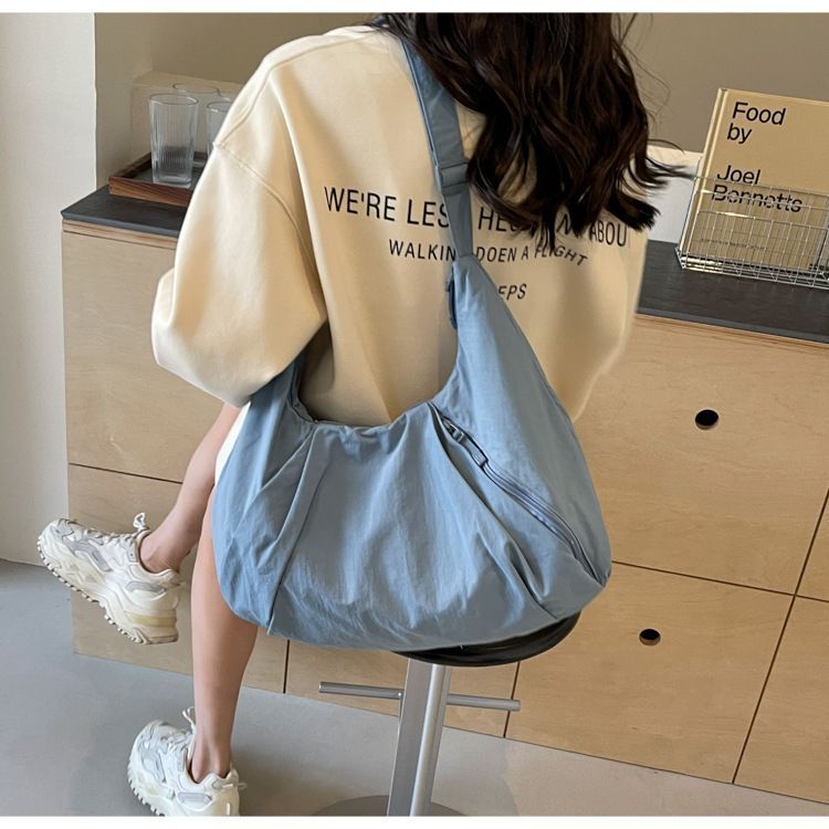 Black Lightweight Women's Fitness & Commute Crossbody Bag