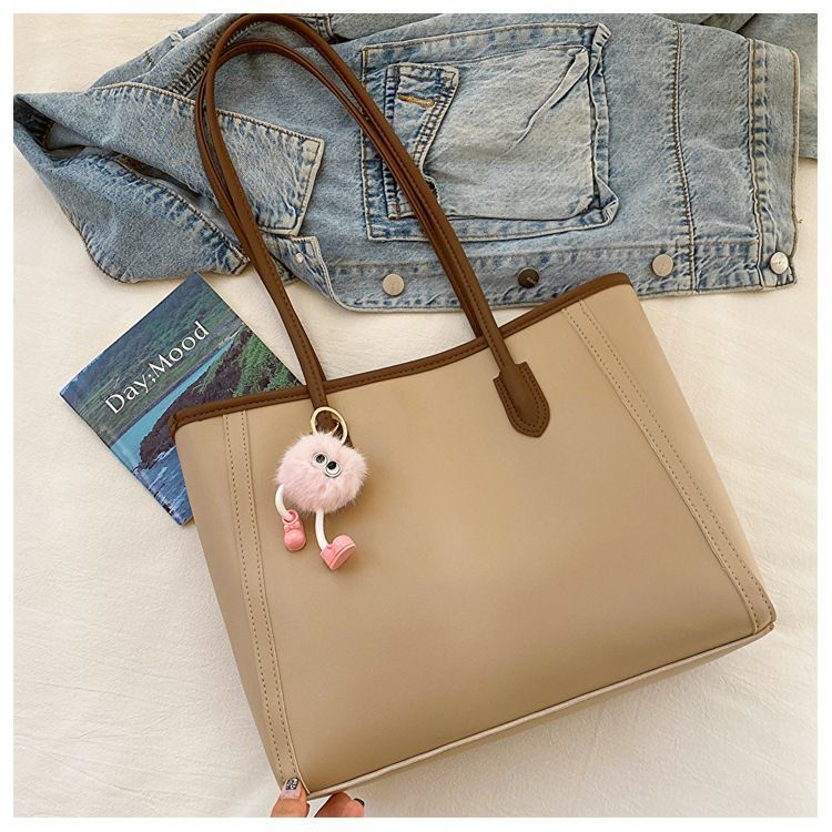 Brown Single Shoulder Tote Bag With Pendant