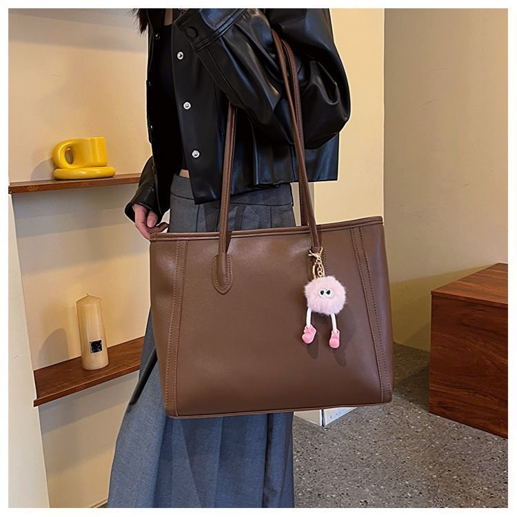 Brown Single Shoulder Tote Bag With Pendant