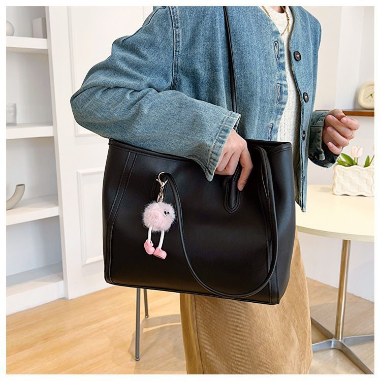 Brown Single Shoulder Tote Bag With Pendant