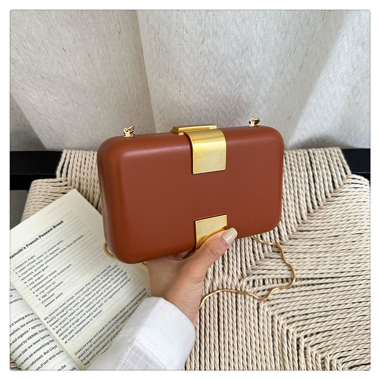 Fashion Metal Magnetic Chain Small Square Bag: Crossbody & Shoulder Bag, Polyester Lining.(leopard print)