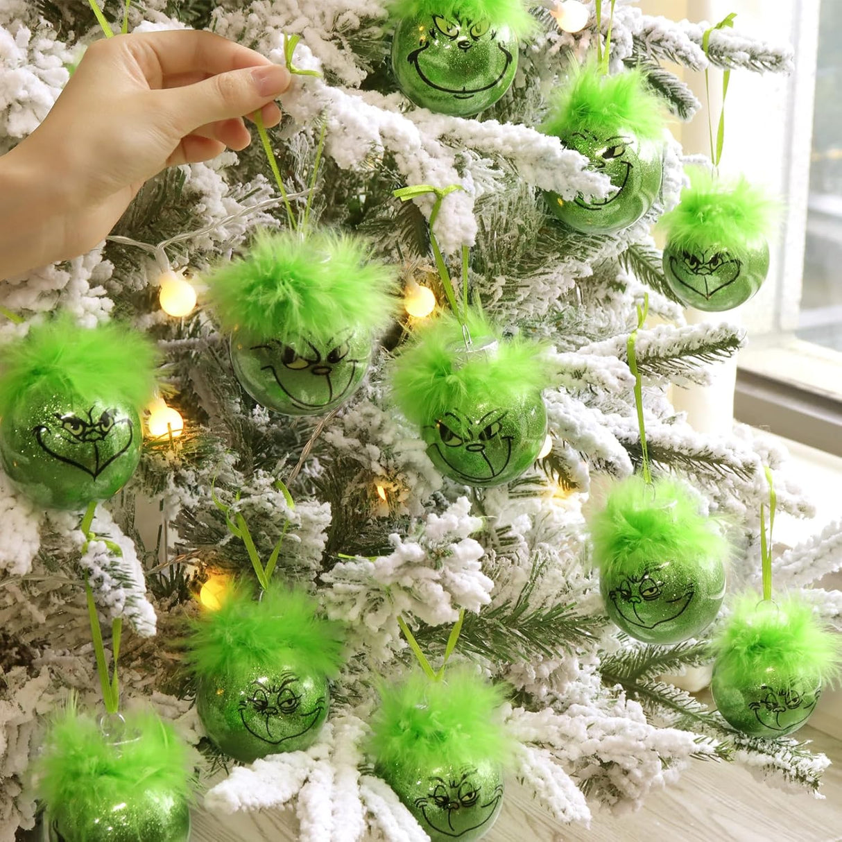 Christmas decorations for indoor use: 12 pcs cute Grinch Christmas tree baubles with fluffy green hair, glittering Grinch Christmas baubles for the Christmas tree-tfrf