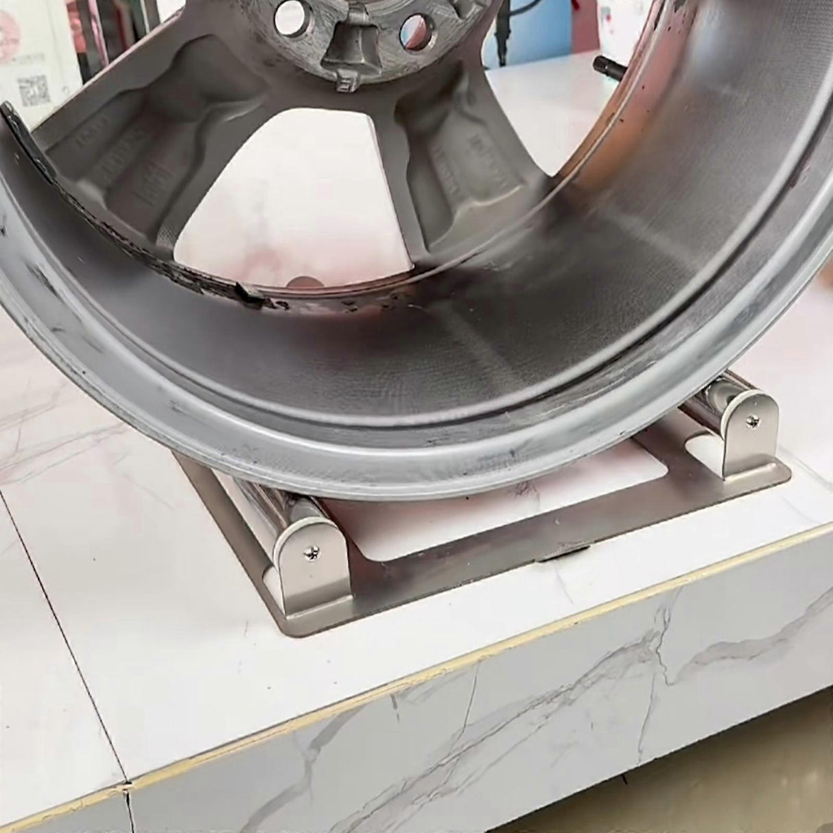 Wheels Rims Stand Steel for Tire Shine Applications Tire Rim Cleaning_qcx