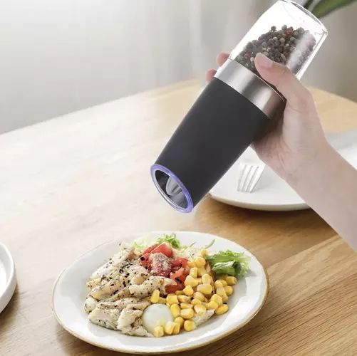 Electric Salt and Pepper Mills 2-Pack, Black