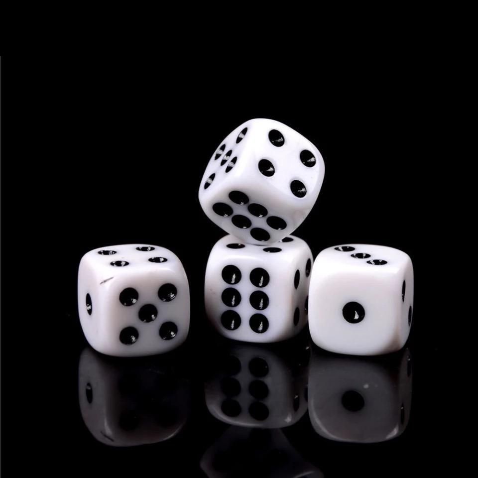 100-Pack White Six-Sided Dice for Party Game Puzzle