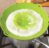 Silicone Overcooking Protection Multi Lid, Green - 45-Degree Angle