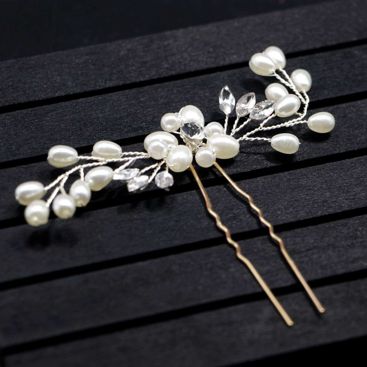 White Pearl Flower Wedding Hairpin
