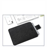 13-inch wool felt sleeve for MacBook Pro and Air, light gray - 45-Degree Angle