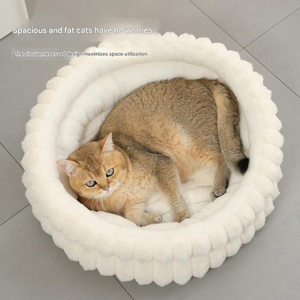 Milky White Plush Round Pet Bed with Removable Cushion, Size M, Thick Warm Dog & Cat Nest, Cosy Soft Indoor Sleeping Space for Small to Medium‑Sized Pets
