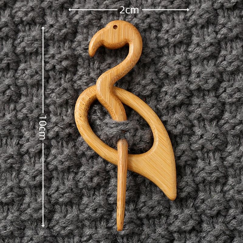 Brooch pin with woodenanimal pattern-Crane