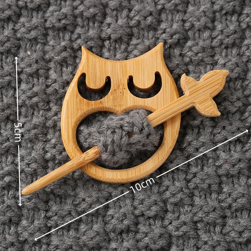 Brooch pin with woodenanimal pattern-Owl