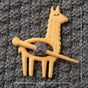 Brooch pin with woodenanimal pattern-Alpaca