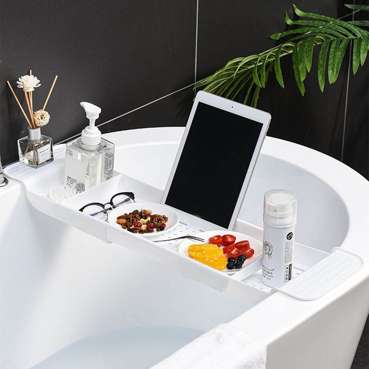 Bathtub Tray Stable Placement Expandable Plastic Material Draining Design Bath Caddy Tub Table for Bathroom White