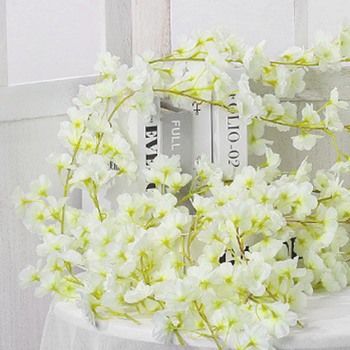 Artificial Flower Rattan Single 1.8m 135pcs Flowers Head Vivid Decorative Silk Plastic Hanging Fake Rattan for Decoration White