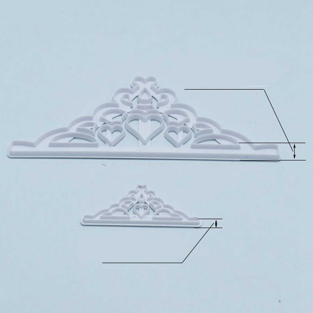 2 Pcs Crown Cutters Set Princess Crown Mold Tiara Cutter Cake Decorating Mold for DIY Birthday Party Dinner