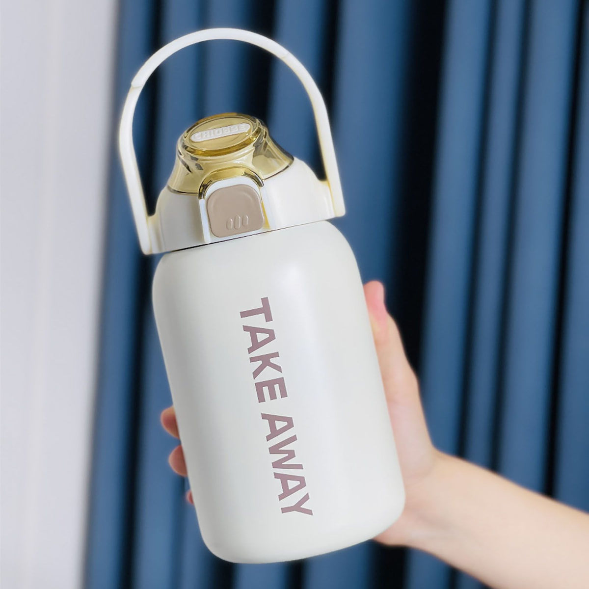 850ml Insulated Water Bottle Large Capacity with Bounce Cap Straw Winter Insulated Cup for Outdoor Beige