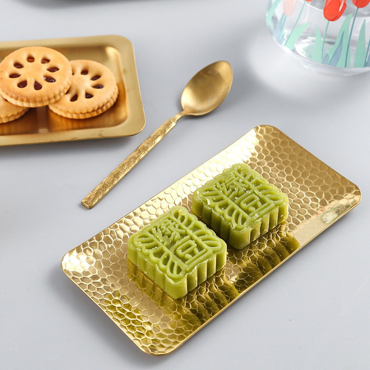 Hammered Tray Exquisite Odorless Stainless Steel Serving Tray for Living Room Bedroom Kitchen Bathroom 19.5x9.5cm Gold